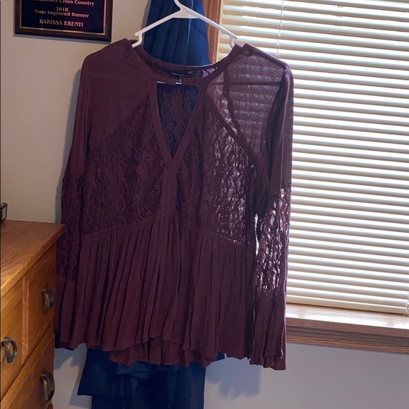 American Eagle Outfitters Tops - Long sleeve with lace